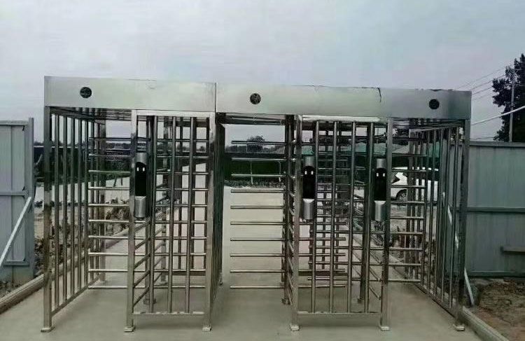 1634391175857376.jpg 森林公园景区转闸门1.jpg